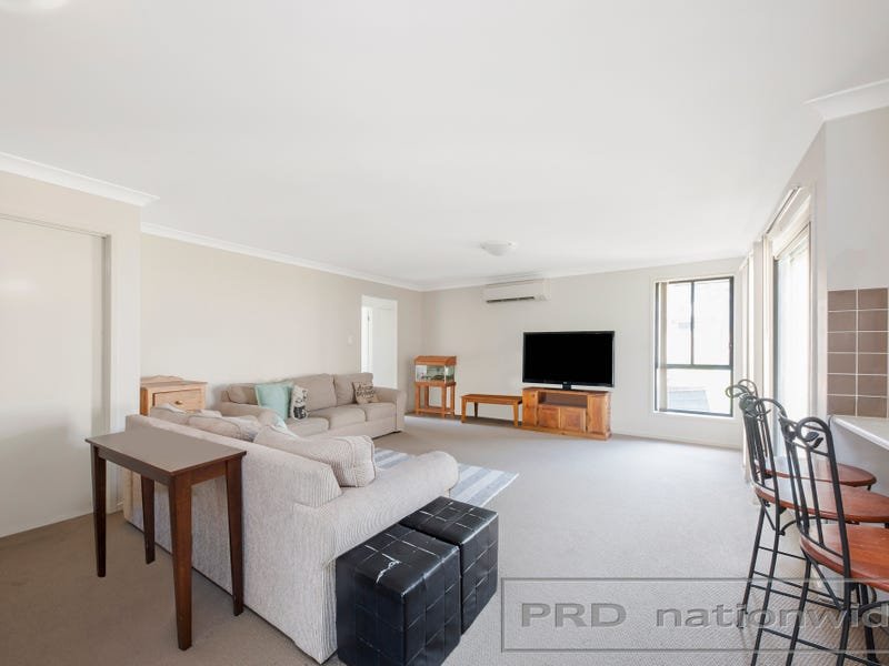 8 Verdelho Avenue CESSNOCK 4