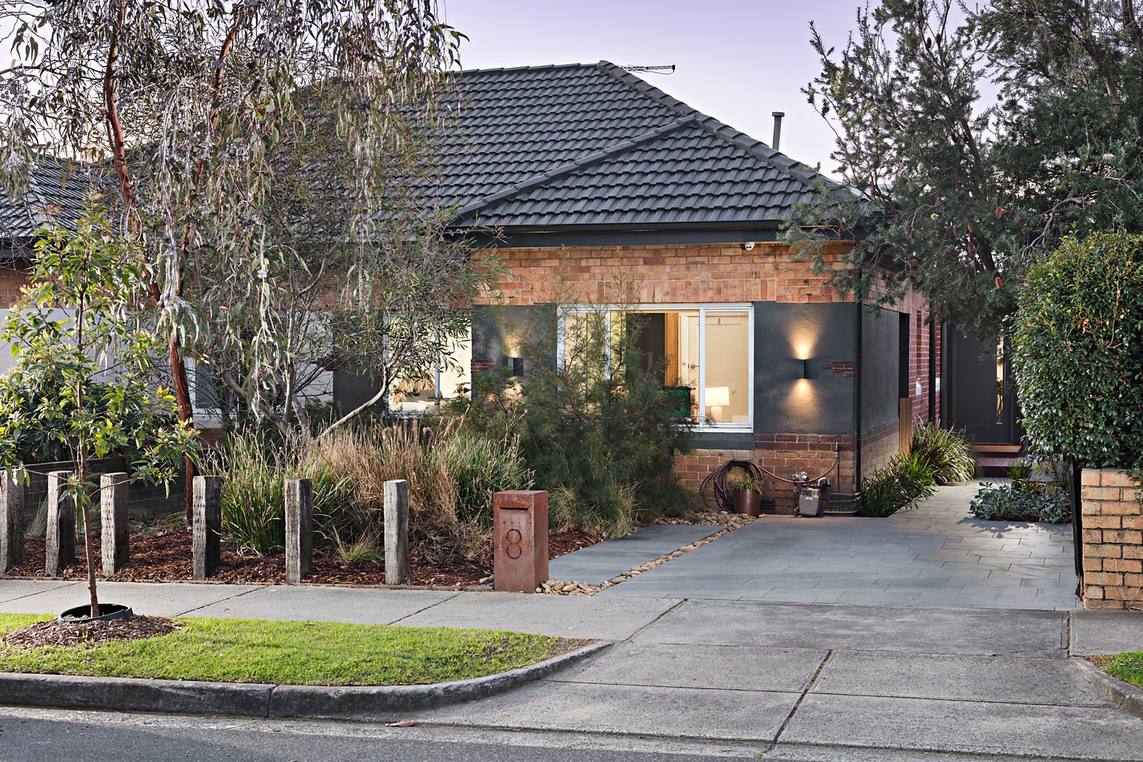 8 Verdun Grove, Reservoir VIC 3073