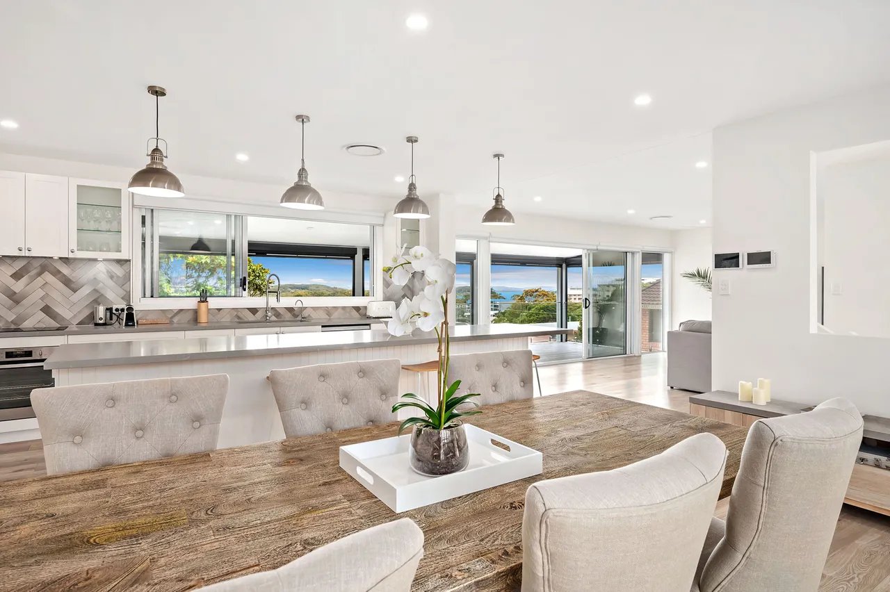 8 Victor Parade SHOAL BAY 2