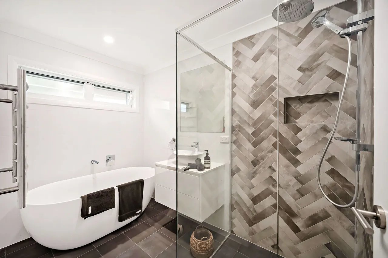 8 Victor Parade SHOAL BAY 13