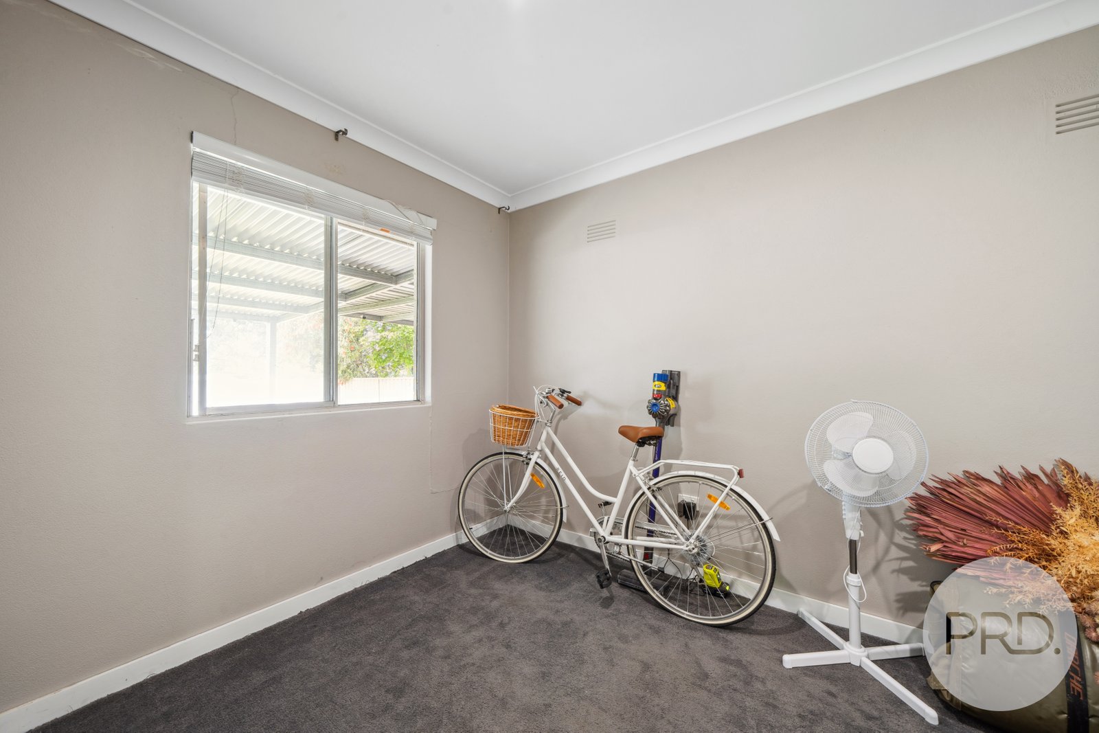 8 Walana Crescent KOORINGAL 11