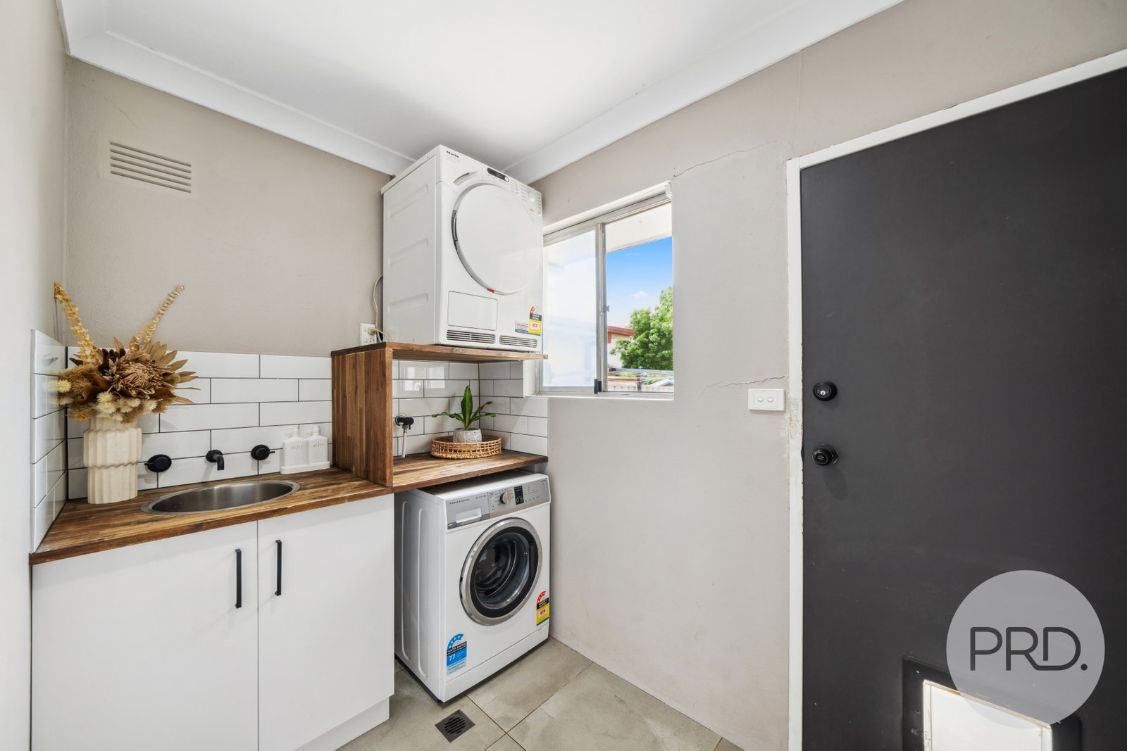 8 Walana Crescent KOORINGAL 14