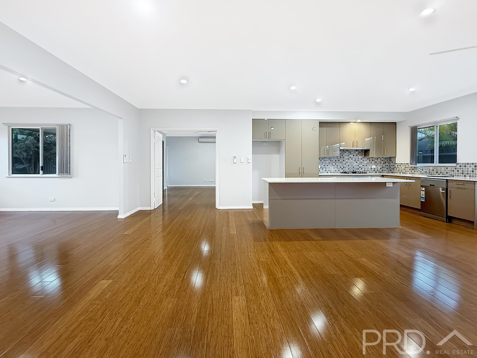 8 Wallaby Street BAYNTON 3