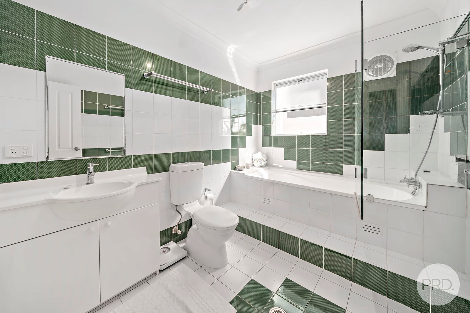 8 Wallawa Road NELSON BAY 12