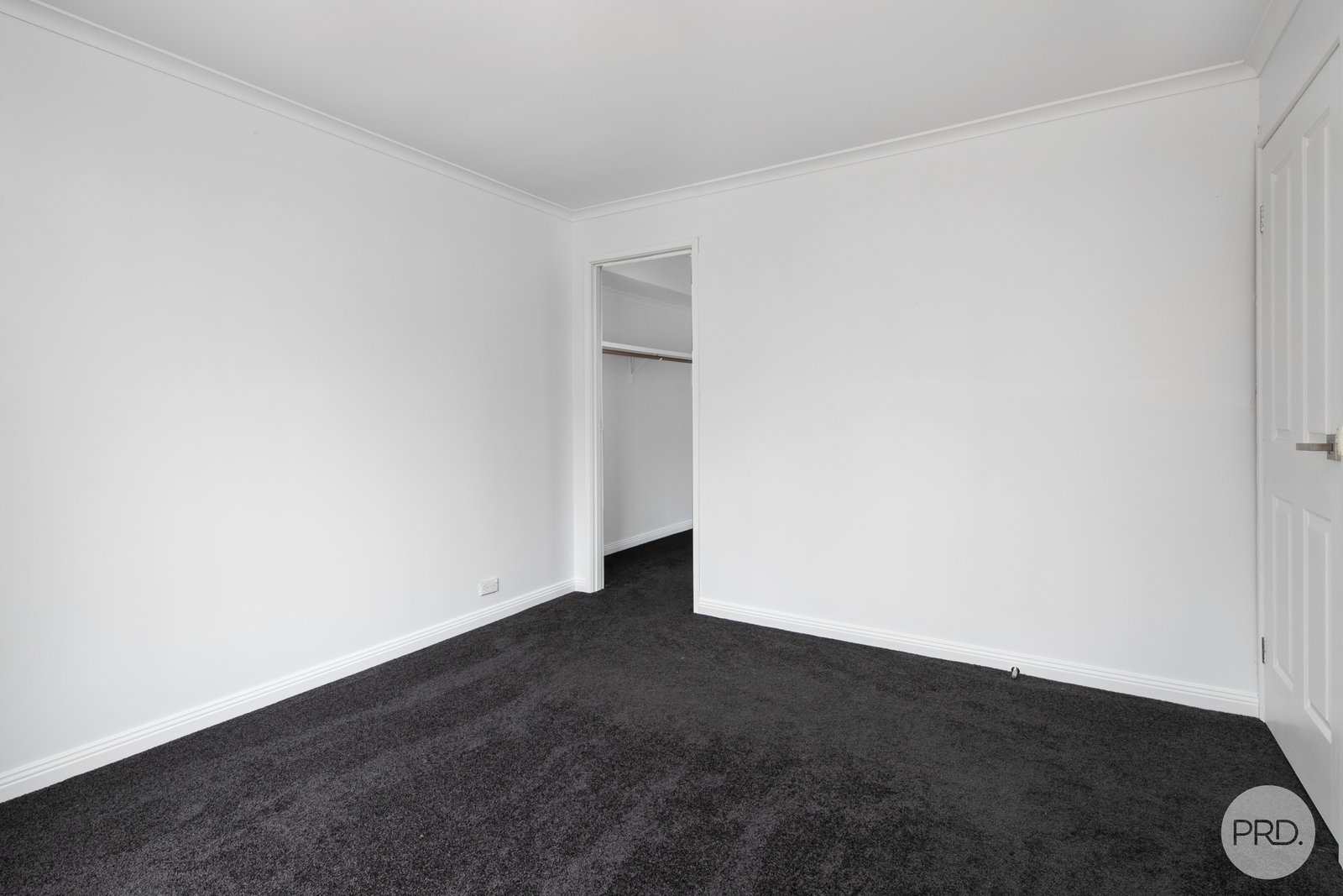 8 Waltham Drive MITCHELL PARK 9