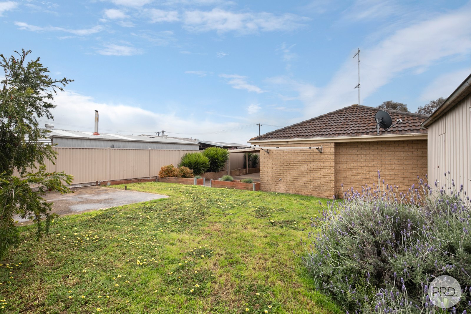 8 Waltham Drive MITCHELL PARK 15