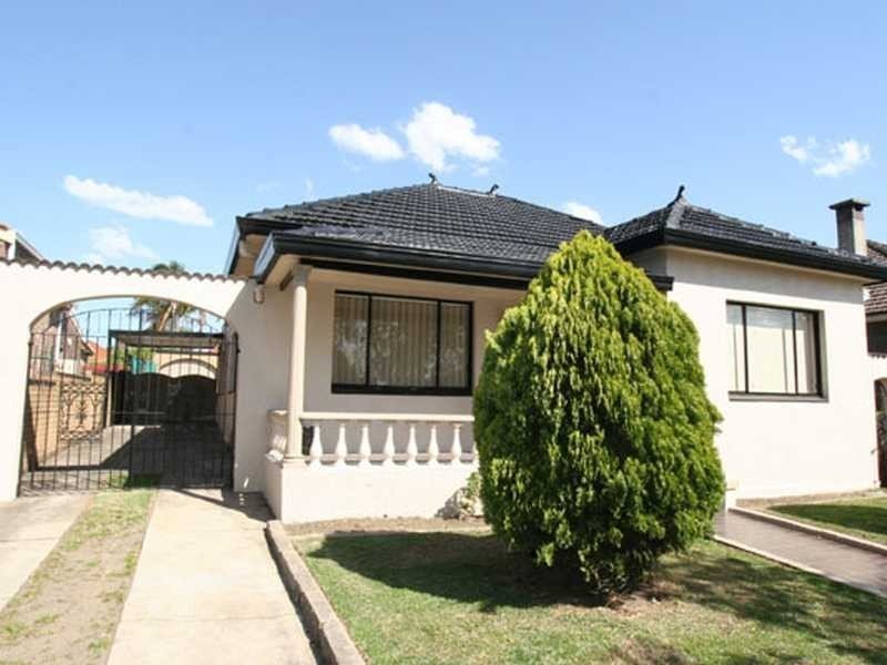 8 Waratah Street NORTH STRATHFIELD 1