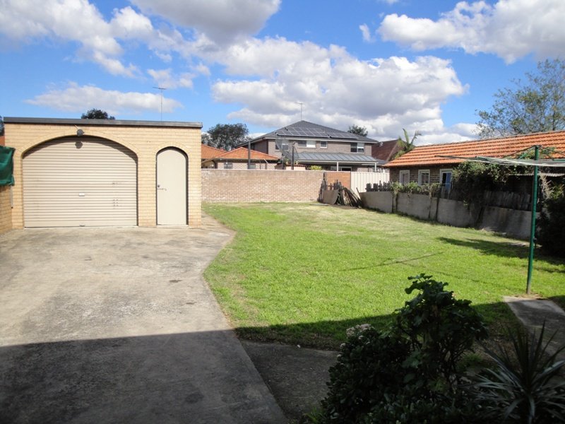 8 Waratah Street NORTH STRATHFIELD 9