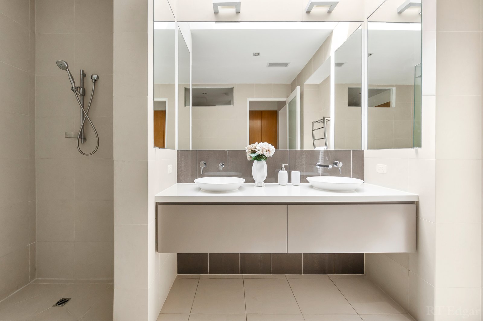 Real Estate and Property in 8 Warra Street, Toorak, VIC