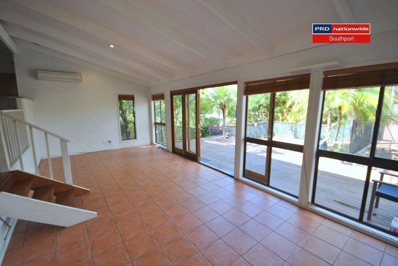 8 Warrawee Ave  ASHMORE 12