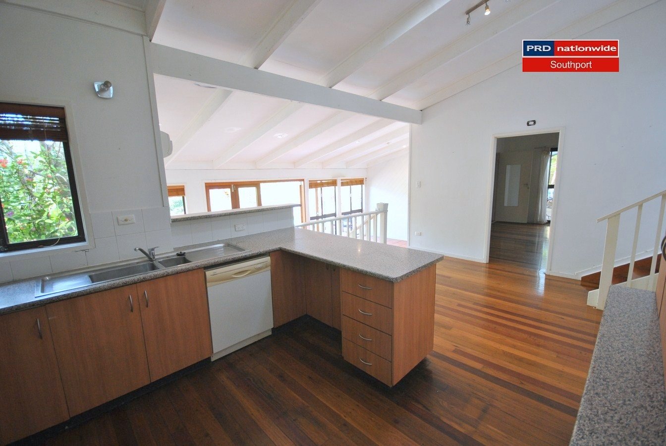 8 Warrawee Ave  ASHMORE 5