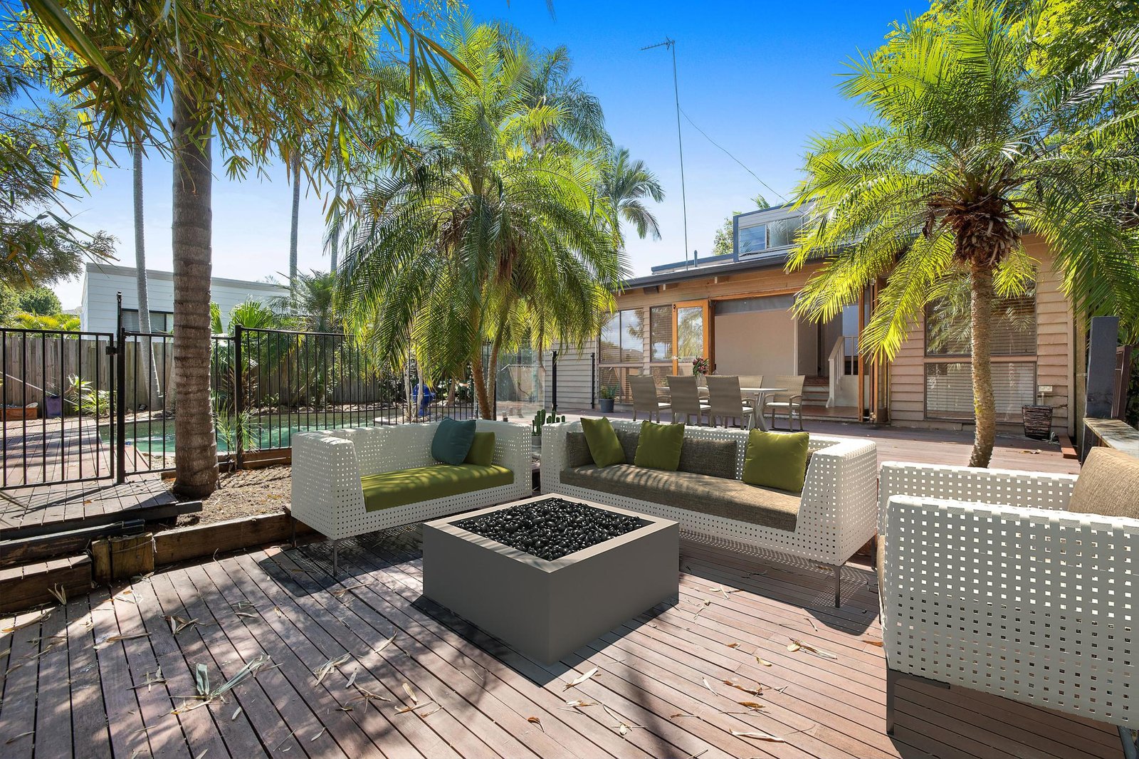 8 Warrawee Avenue ASHMORE 1