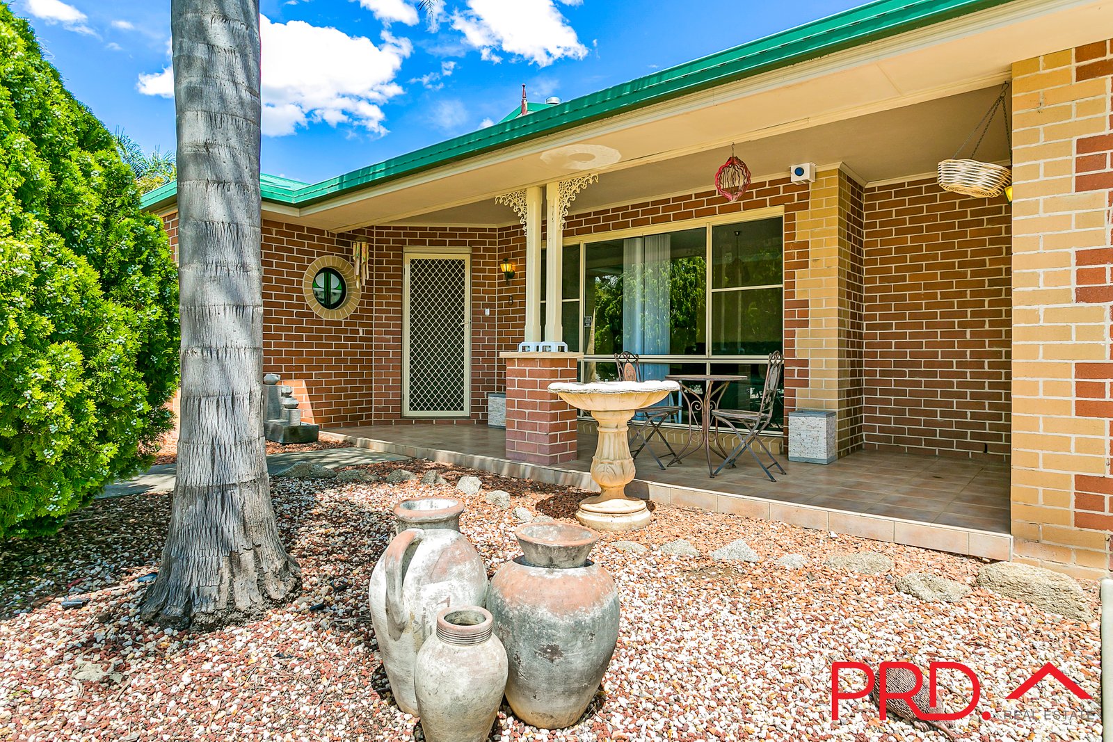 8 Warwick Road TAMWORTH 3