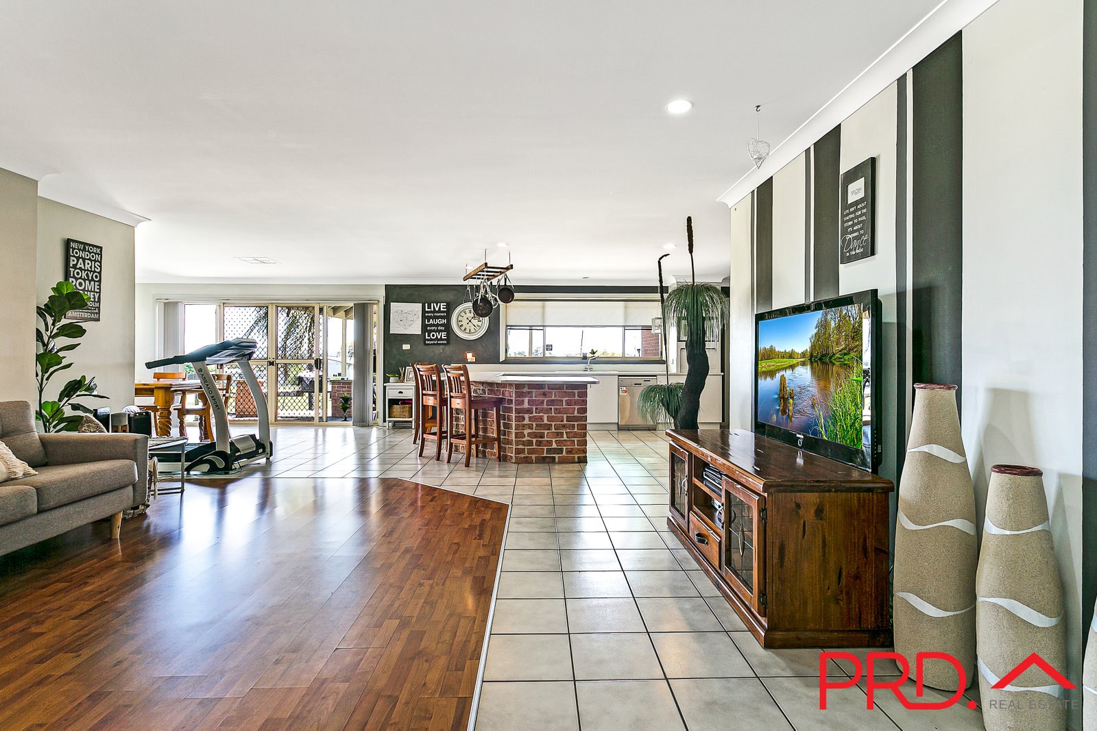 8 Warwick Road TAMWORTH 8