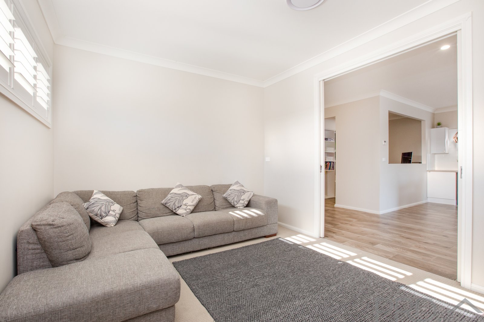 8 Waterside Close RUTHERFORD 15