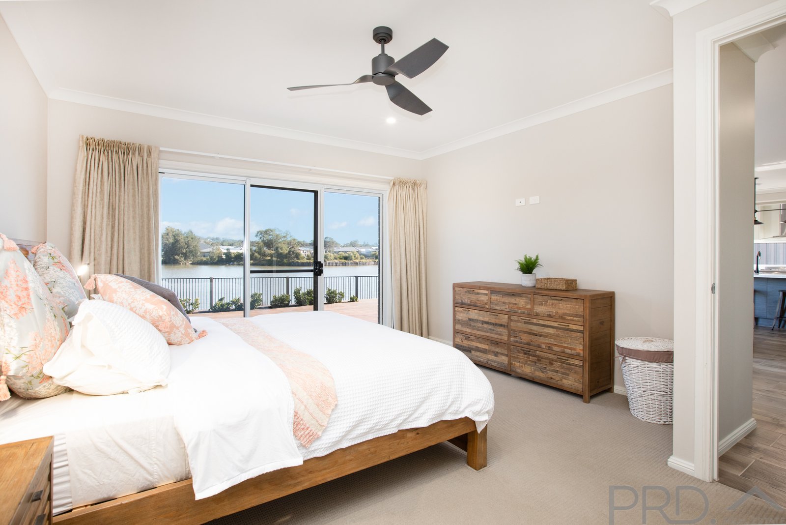 8 Waterside Close RUTHERFORD 21