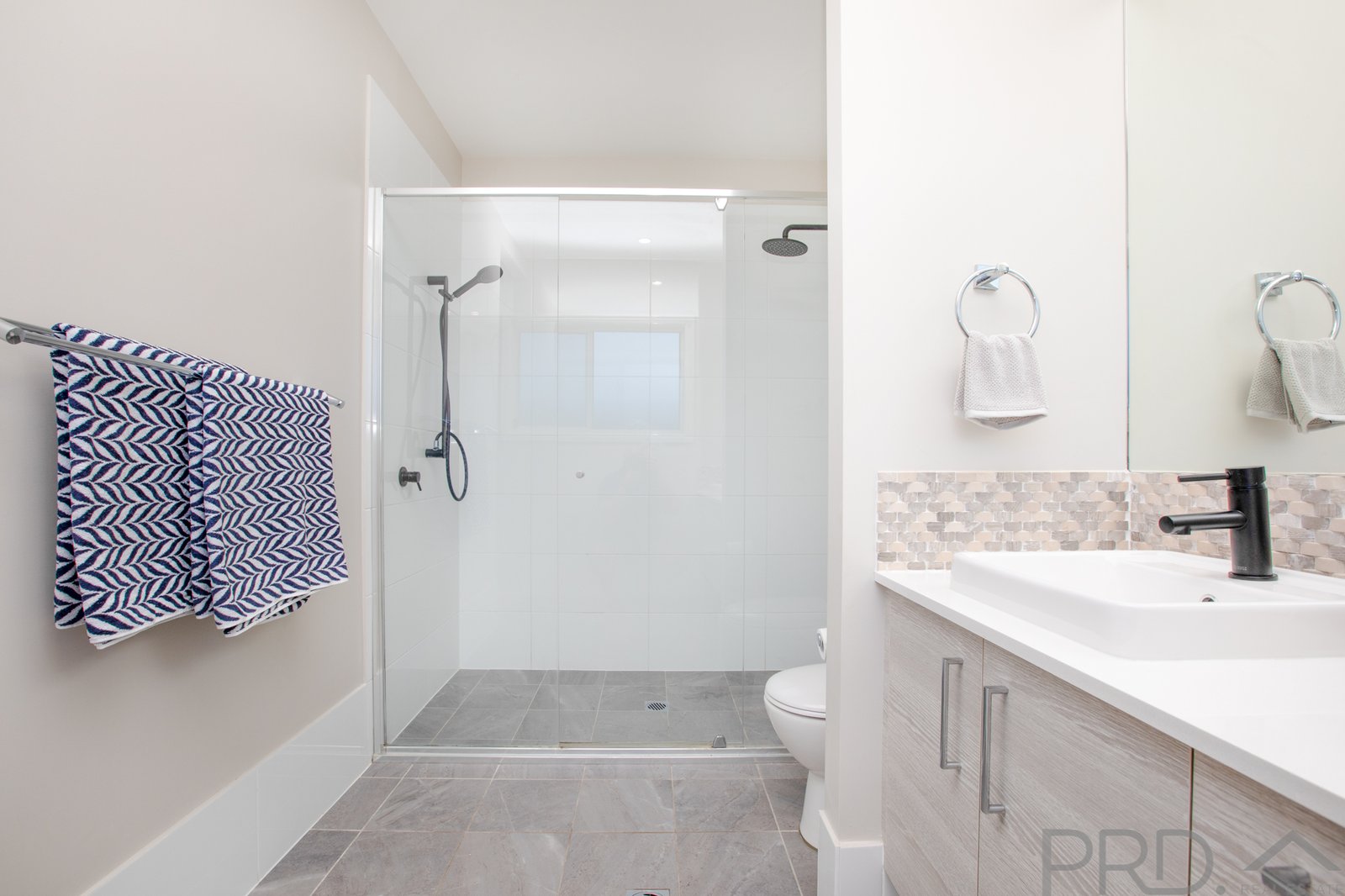 8 Waterside Close RUTHERFORD 28