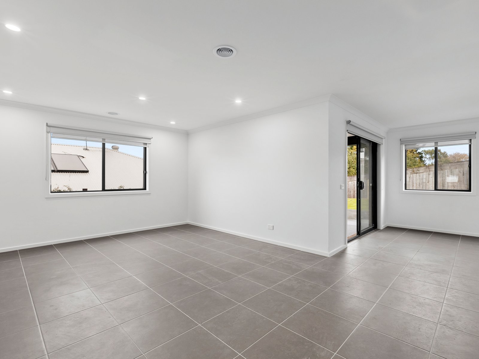 Real Estate and Property in 8 Waterway Court, Drysdale, VIC