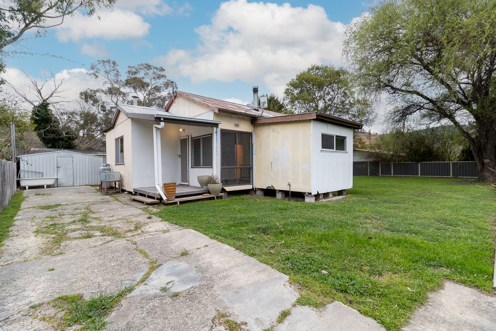 8 Wattle Avenue CAPTAINS FLAT 2