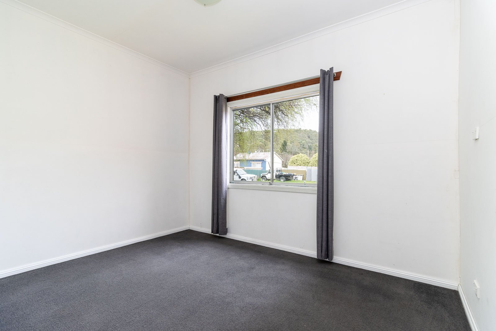 8 Wattle Avenue CAPTAINS FLAT 8