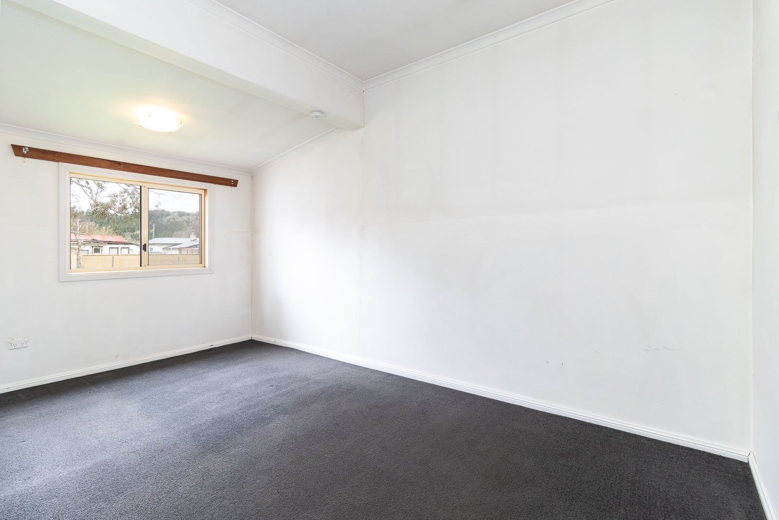 8 Wattle Avenue CAPTAINS FLAT 9