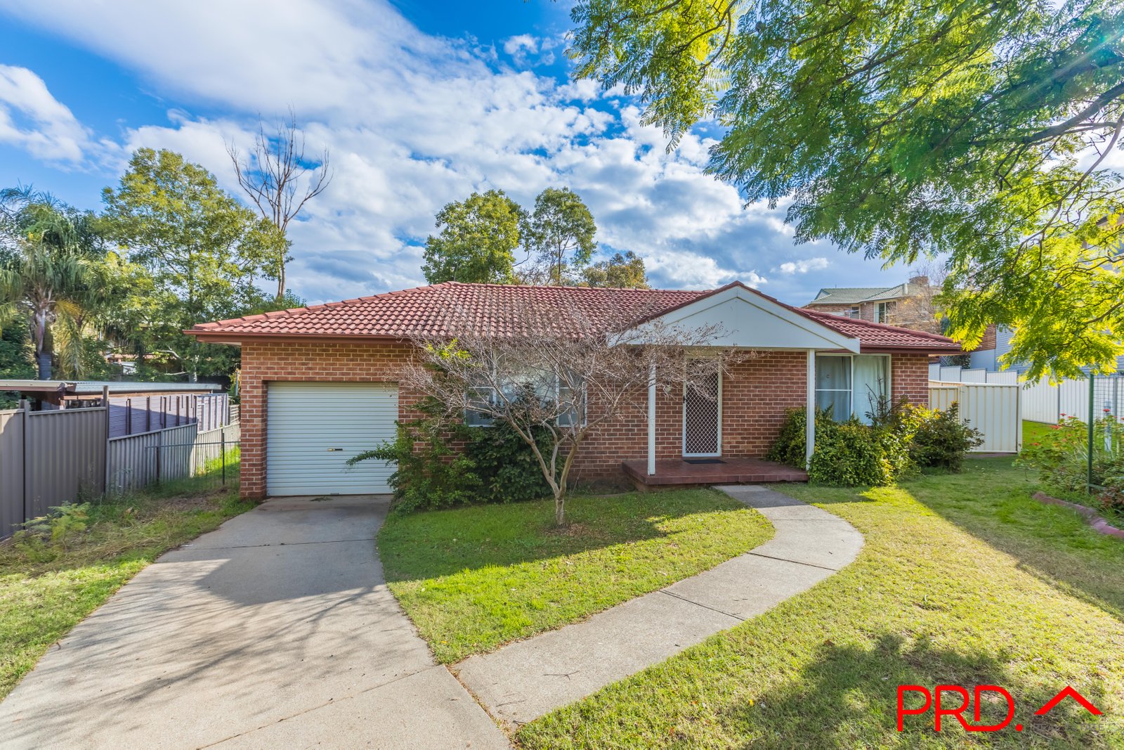 8 Wattle Close TAMWORTH 1