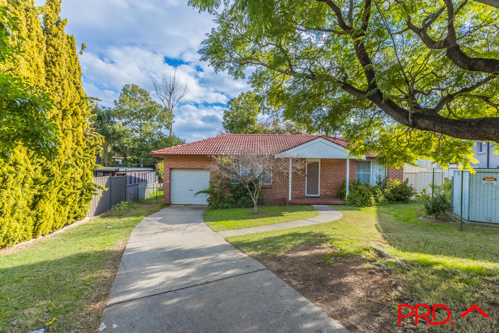 8 Wattle Close TAMWORTH 2