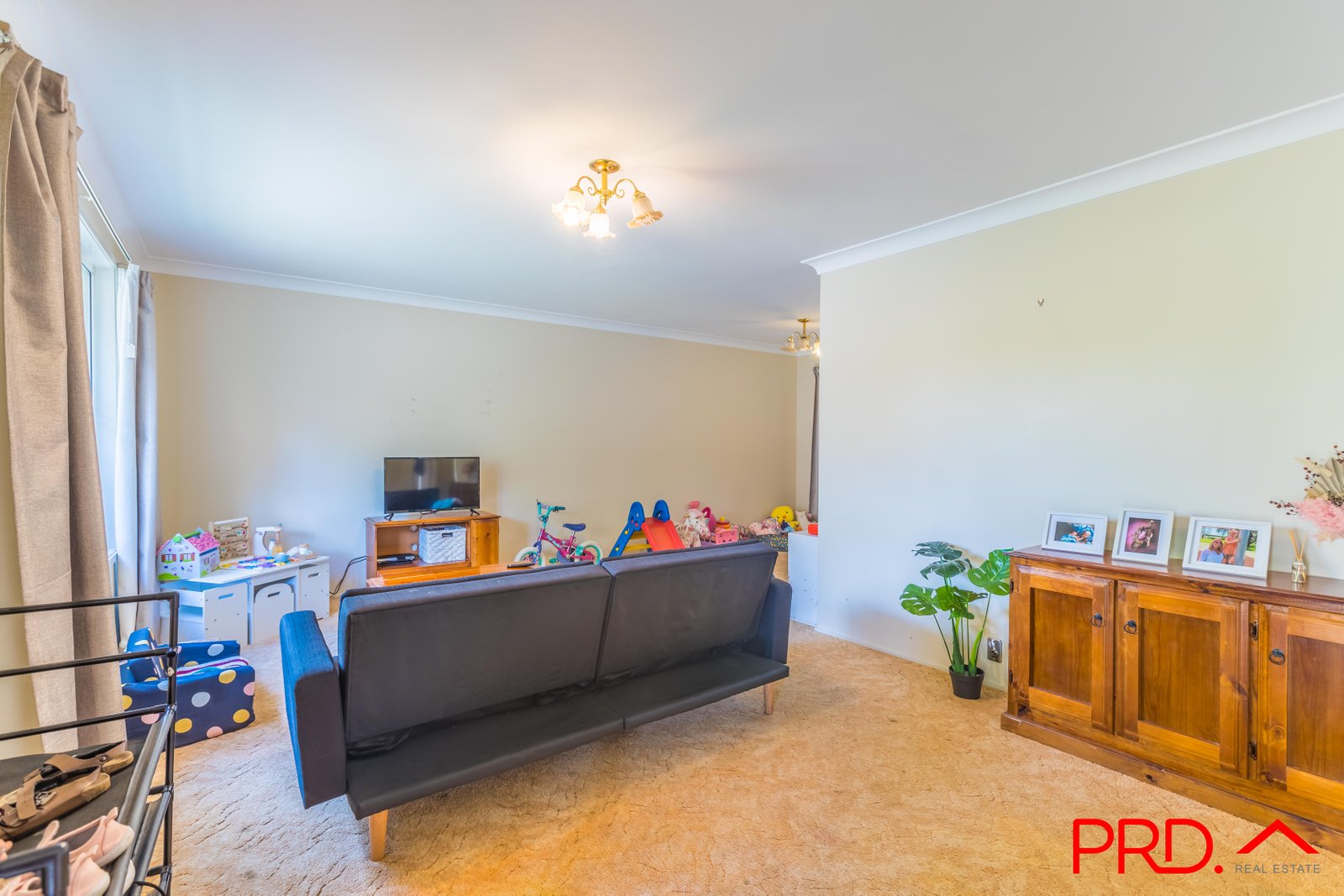 8 Wattle Close TAMWORTH 3