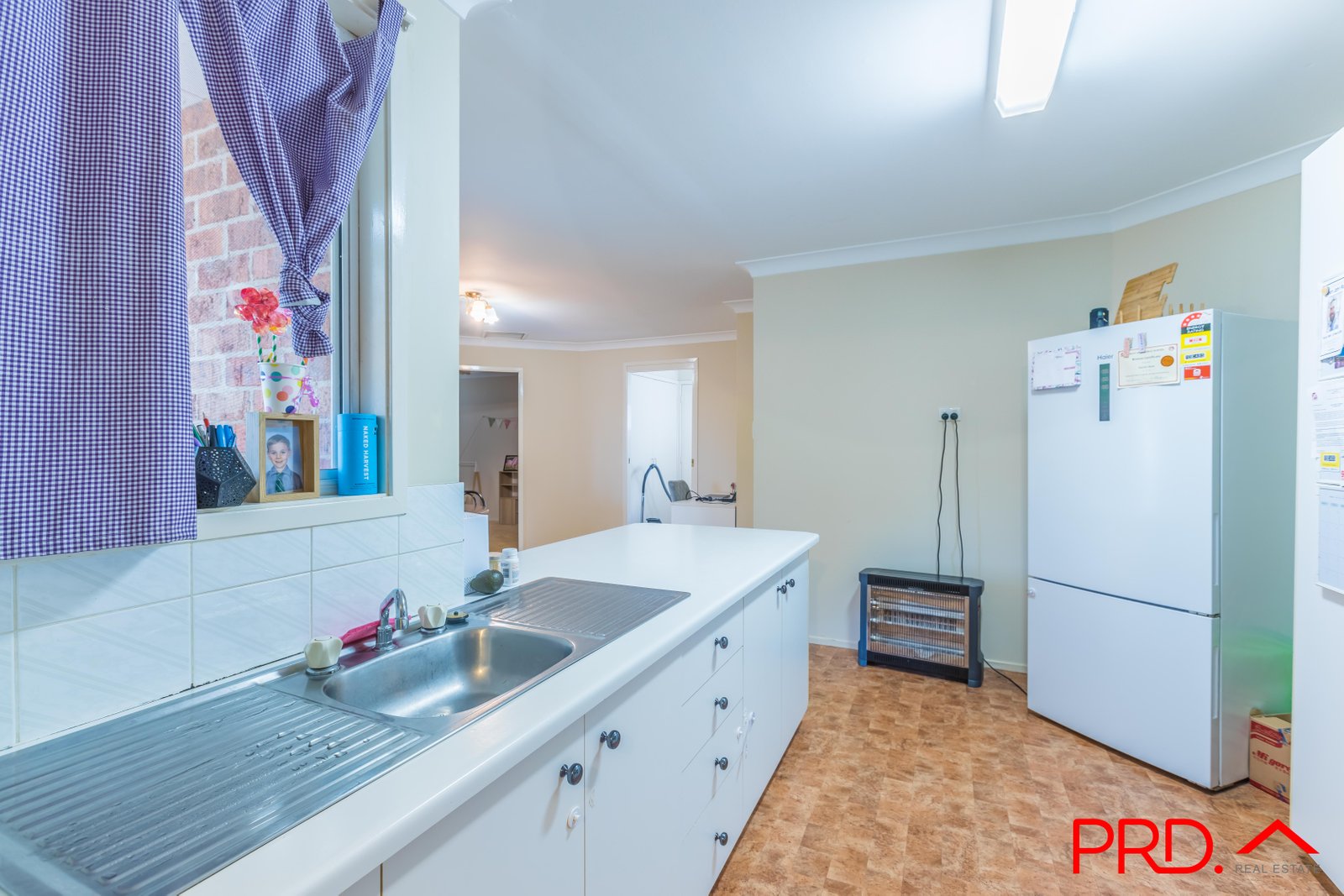 8 Wattle Close TAMWORTH 5