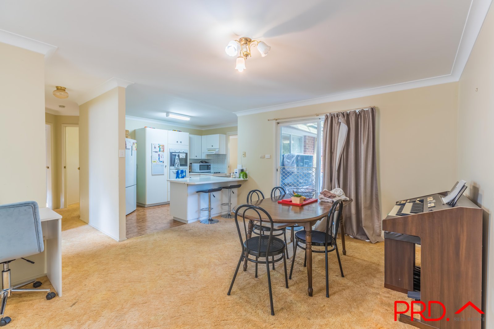8 Wattle Close TAMWORTH 7