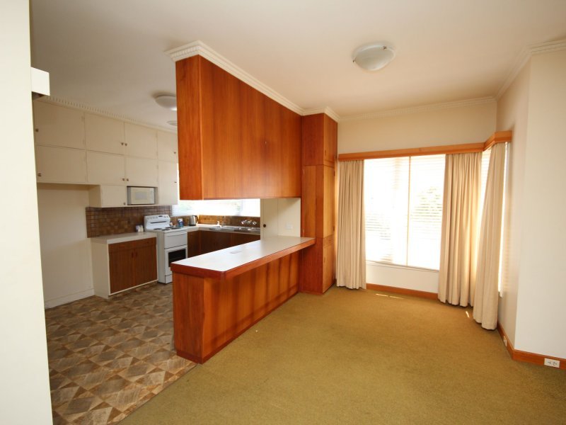 8 Wendourie Parade AUSTINS FERRY 3
