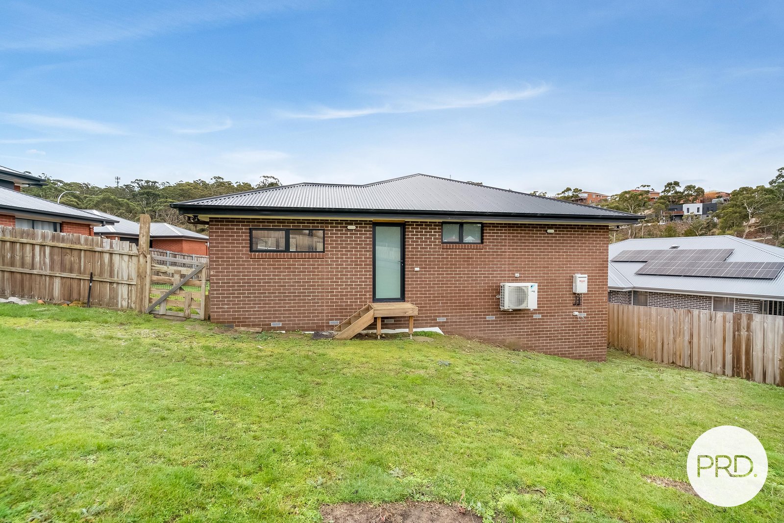 8 Westinwood Road LENAH VALLEY 11