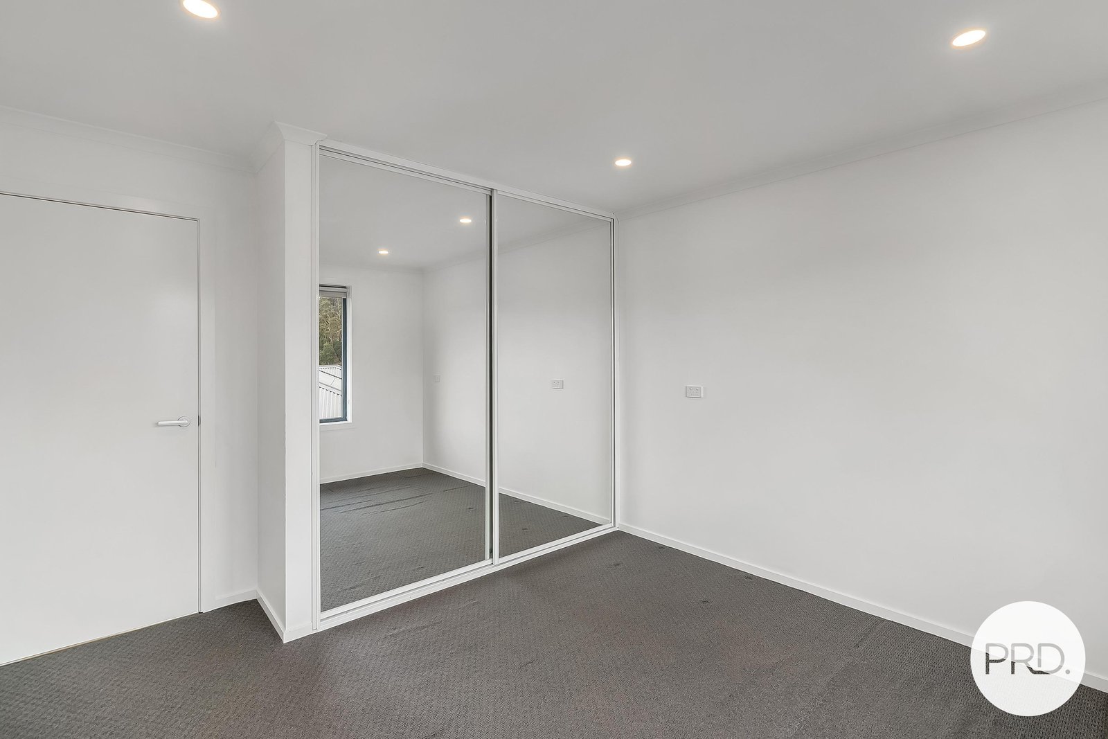 8 Westinwood Road LENAH VALLEY 15