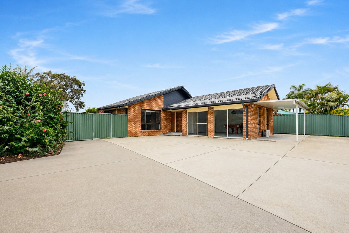 8 Whipbird Court Burleigh Waters 2