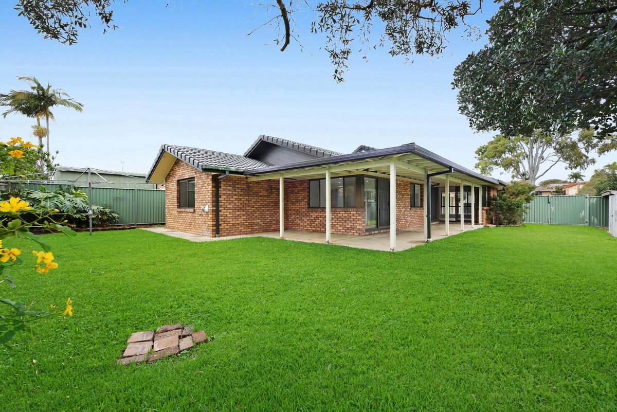 8 Whipbird Court Burleigh Waters 3
