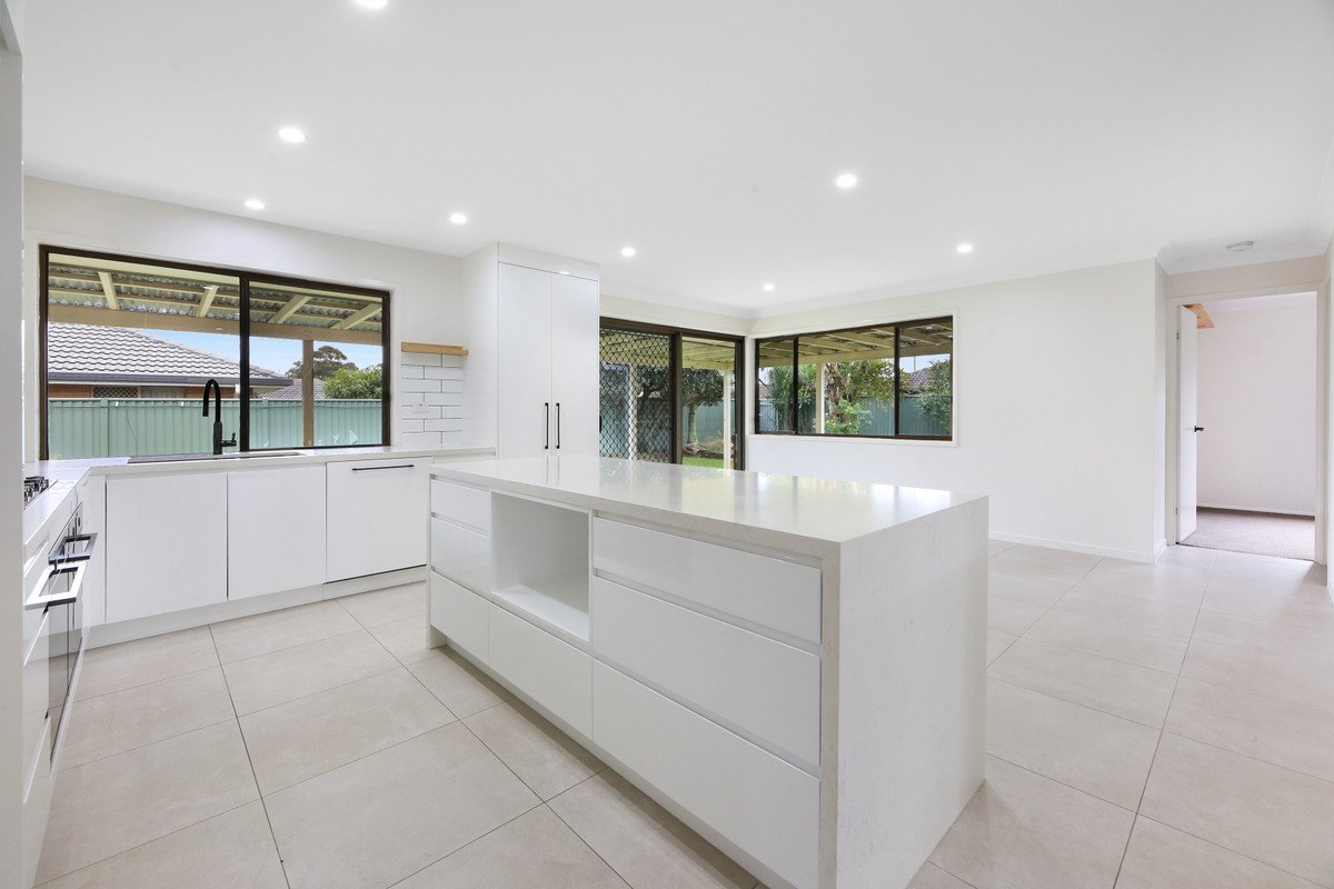 8 Whipbird Court Burleigh Waters 4