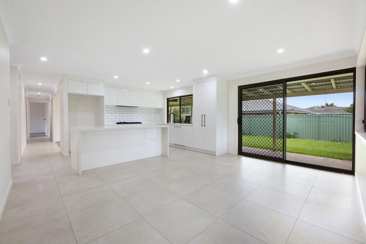 8 Whipbird Court Burleigh Waters 5
