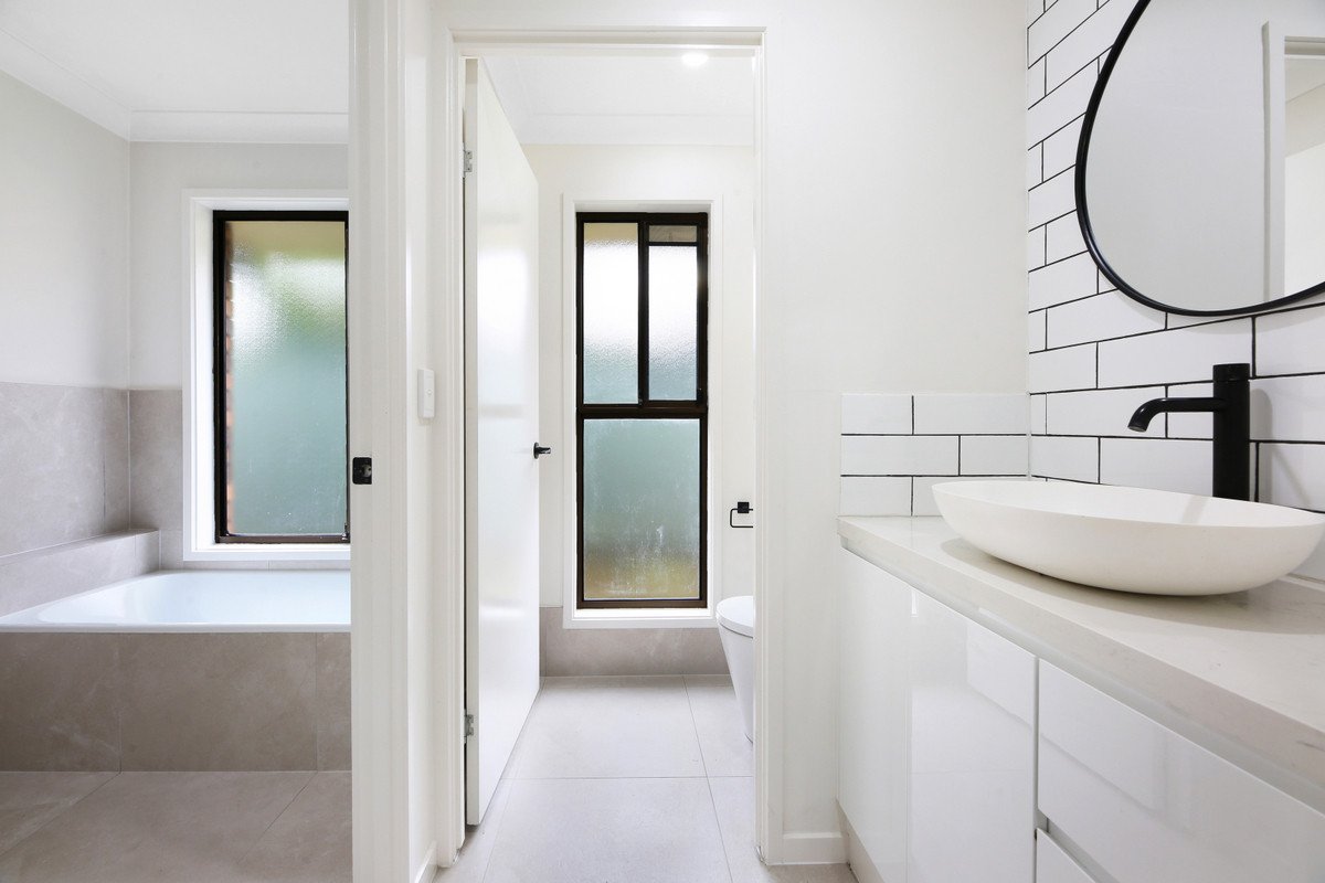 8 Whipbird Court Burleigh Waters 11