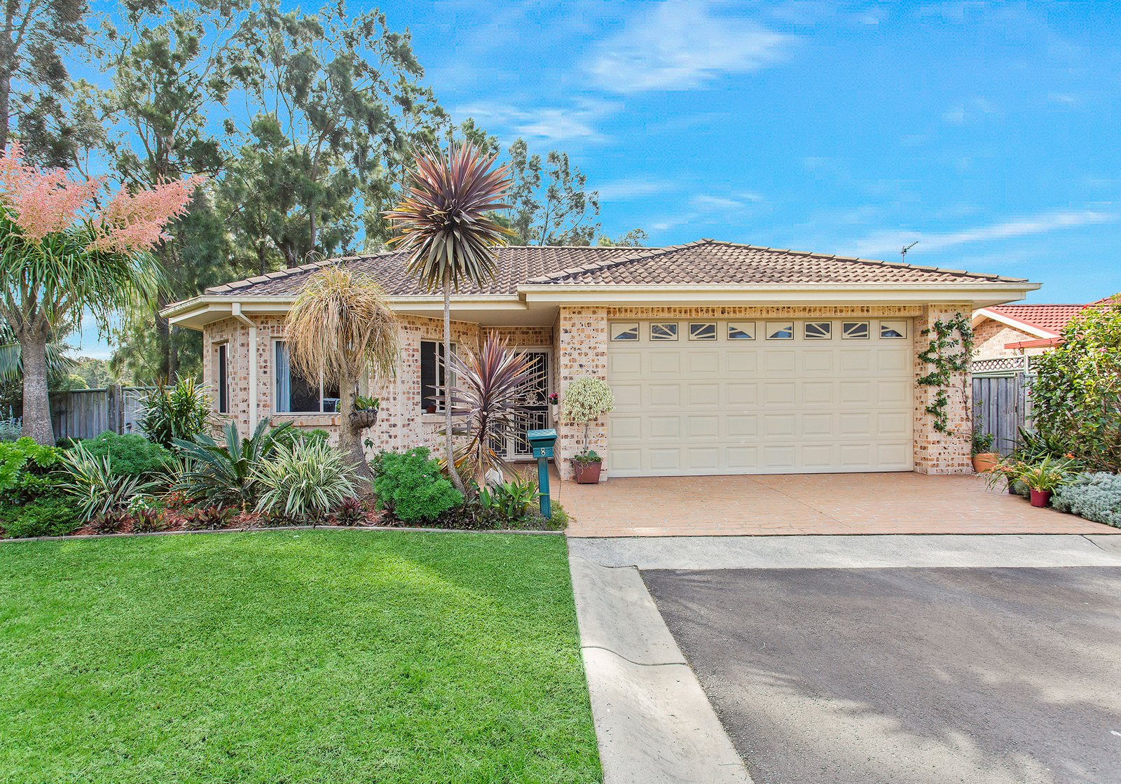 8 Whitely Place KANAHOOKA 1