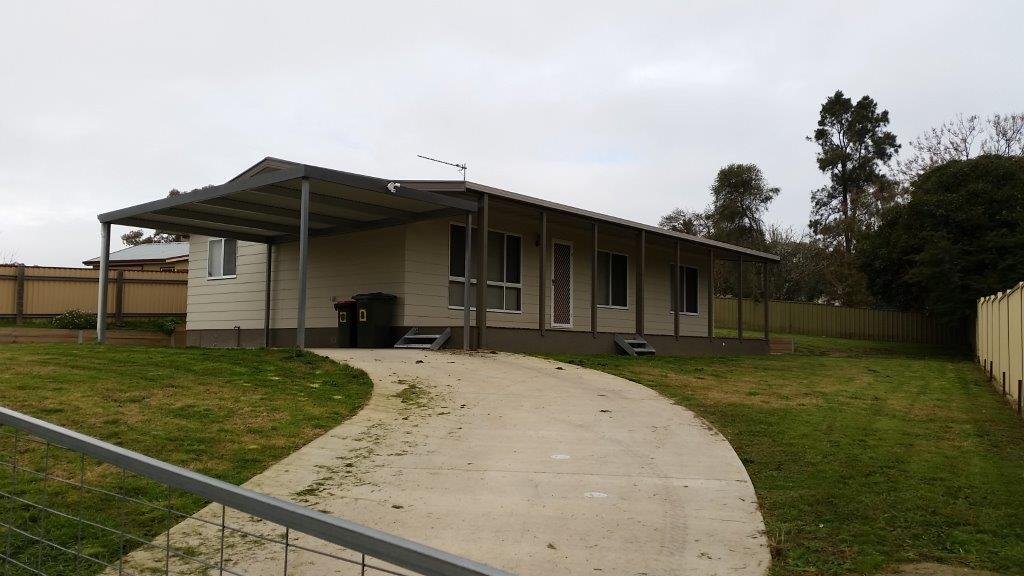 8 Wilga Street TUMUT 1