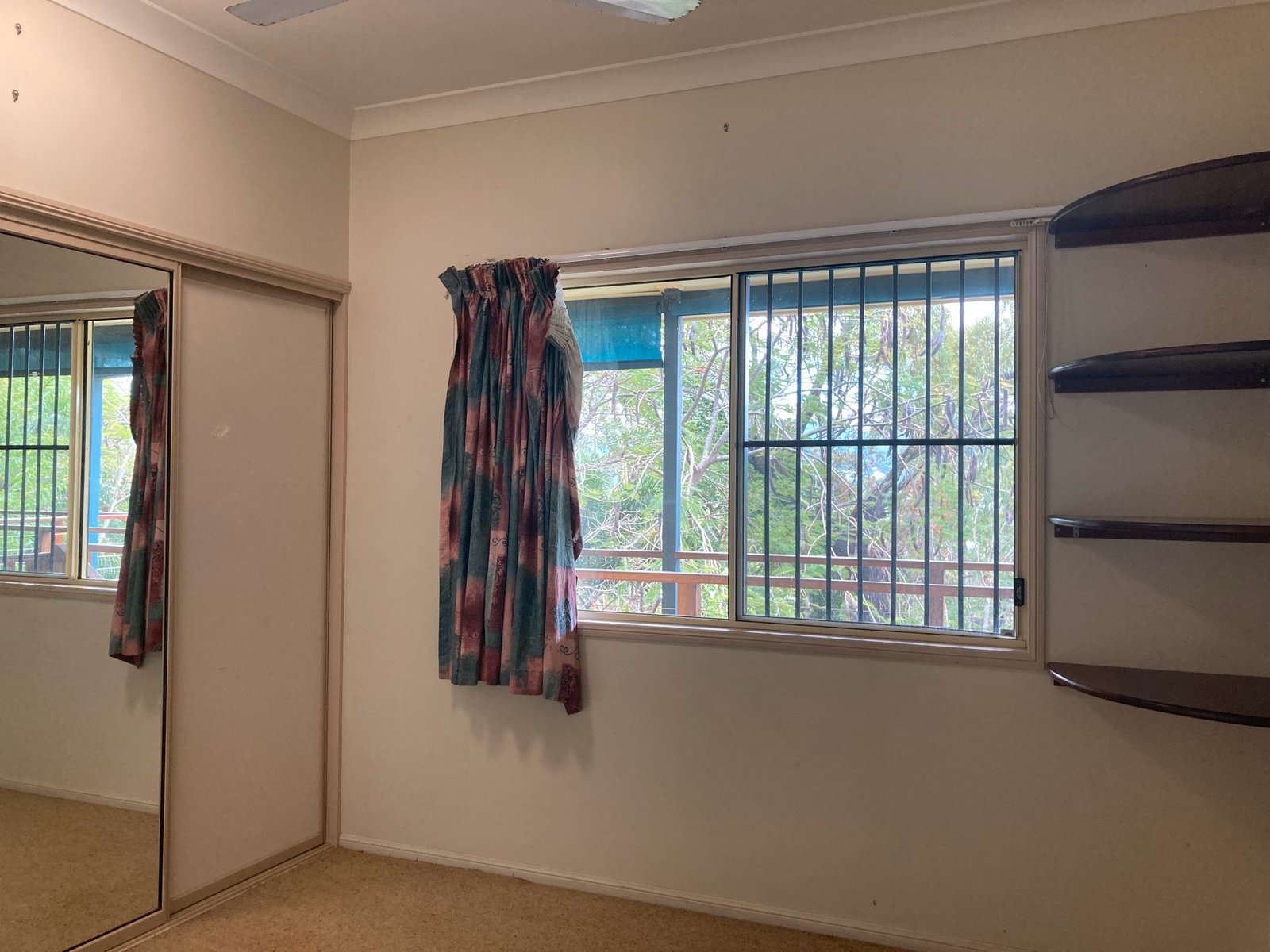 8 William Close CANNONVALE 10