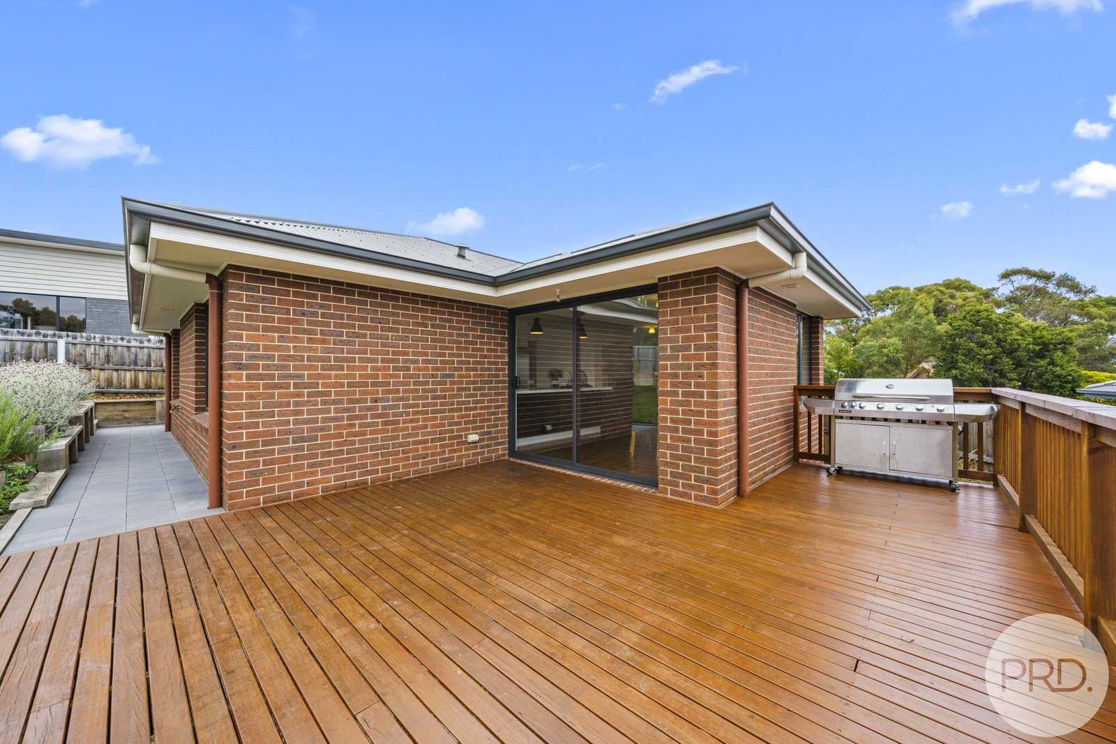 8 Willow Avenue KINGSTON 16