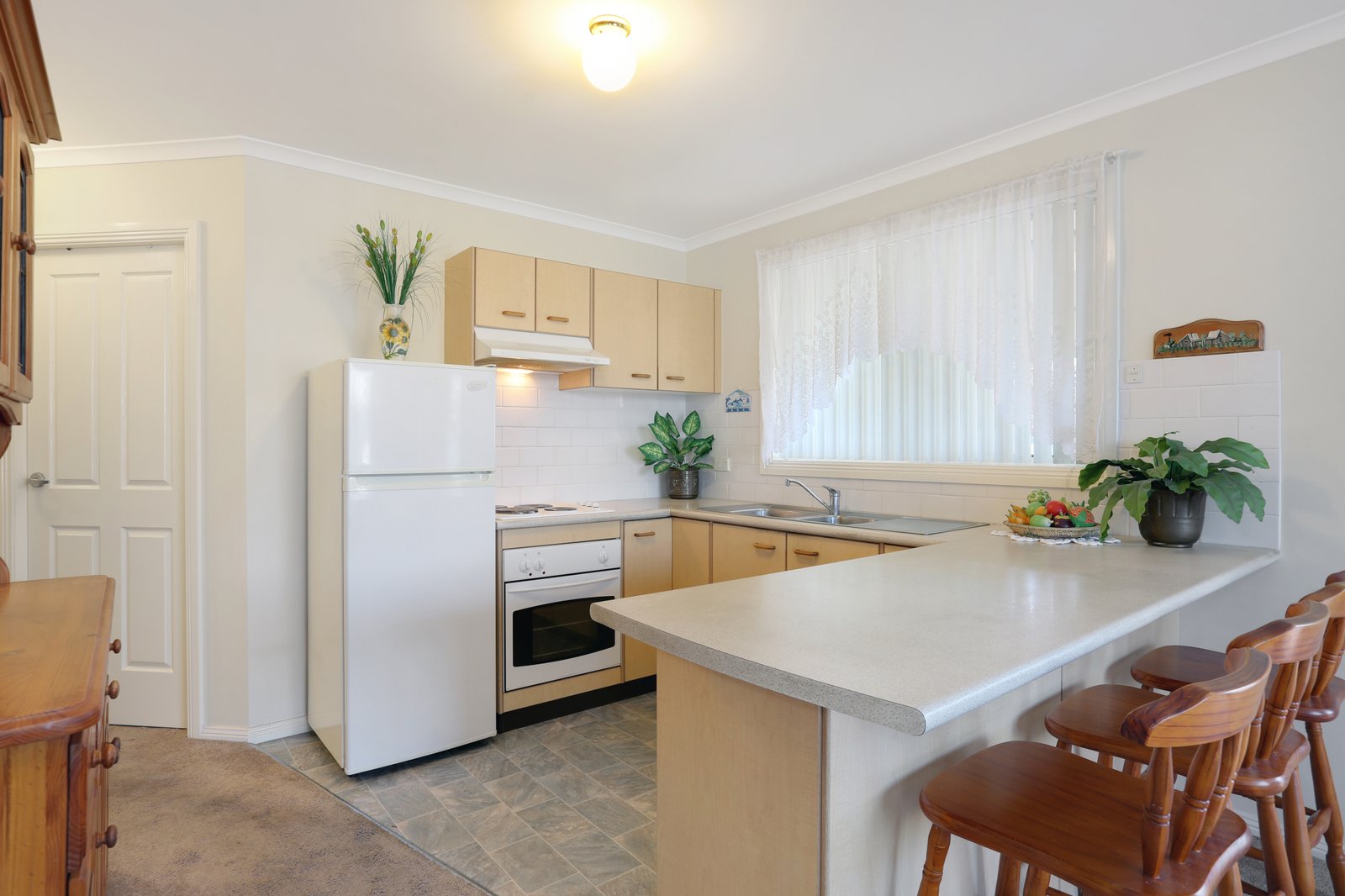 8 Willow Crescent KANAHOOKA 3