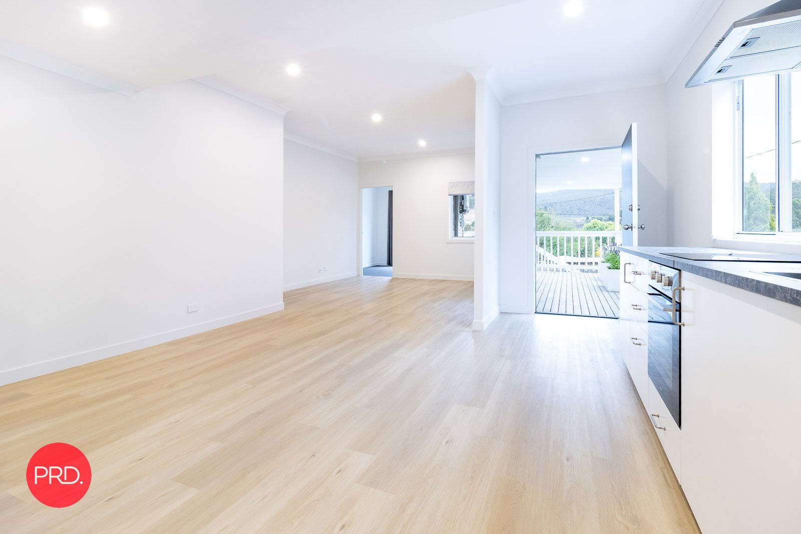 8 Willow Road CAPTAINS FLAT 6