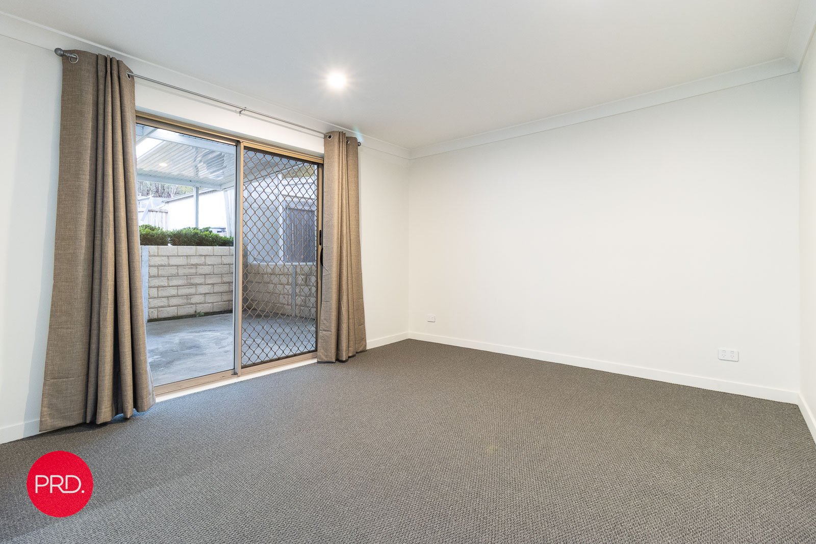 8 Willow Road CAPTAINS FLAT 9