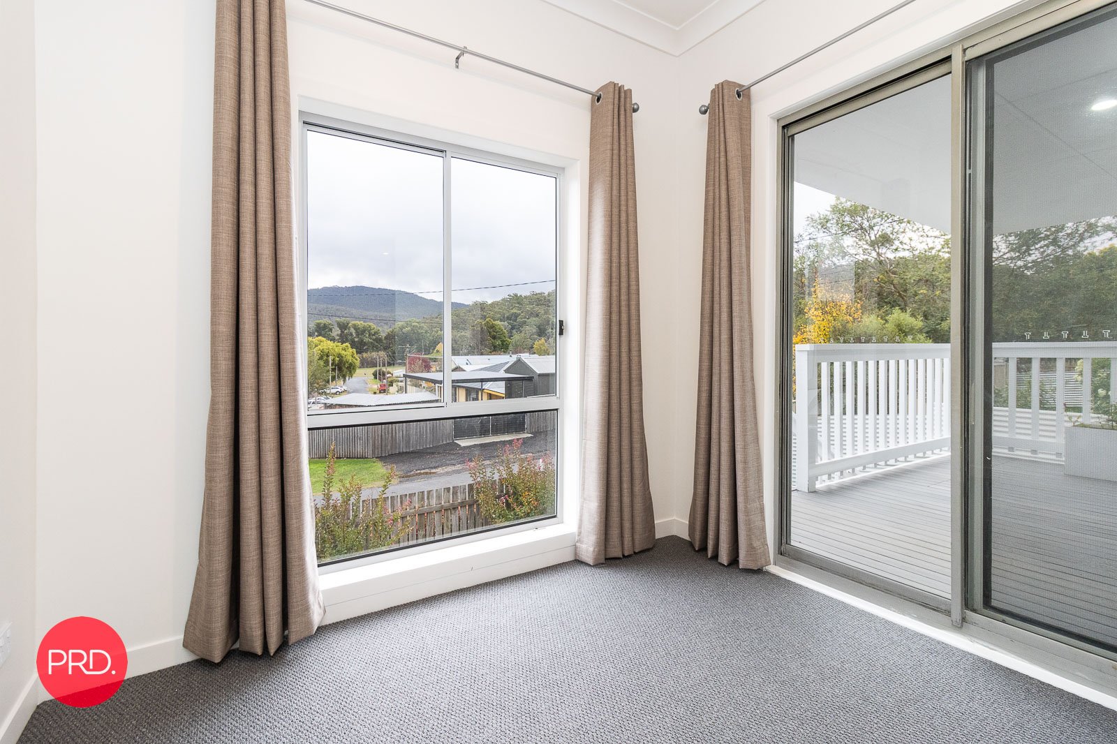 8 Willow Road CAPTAINS FLAT 12