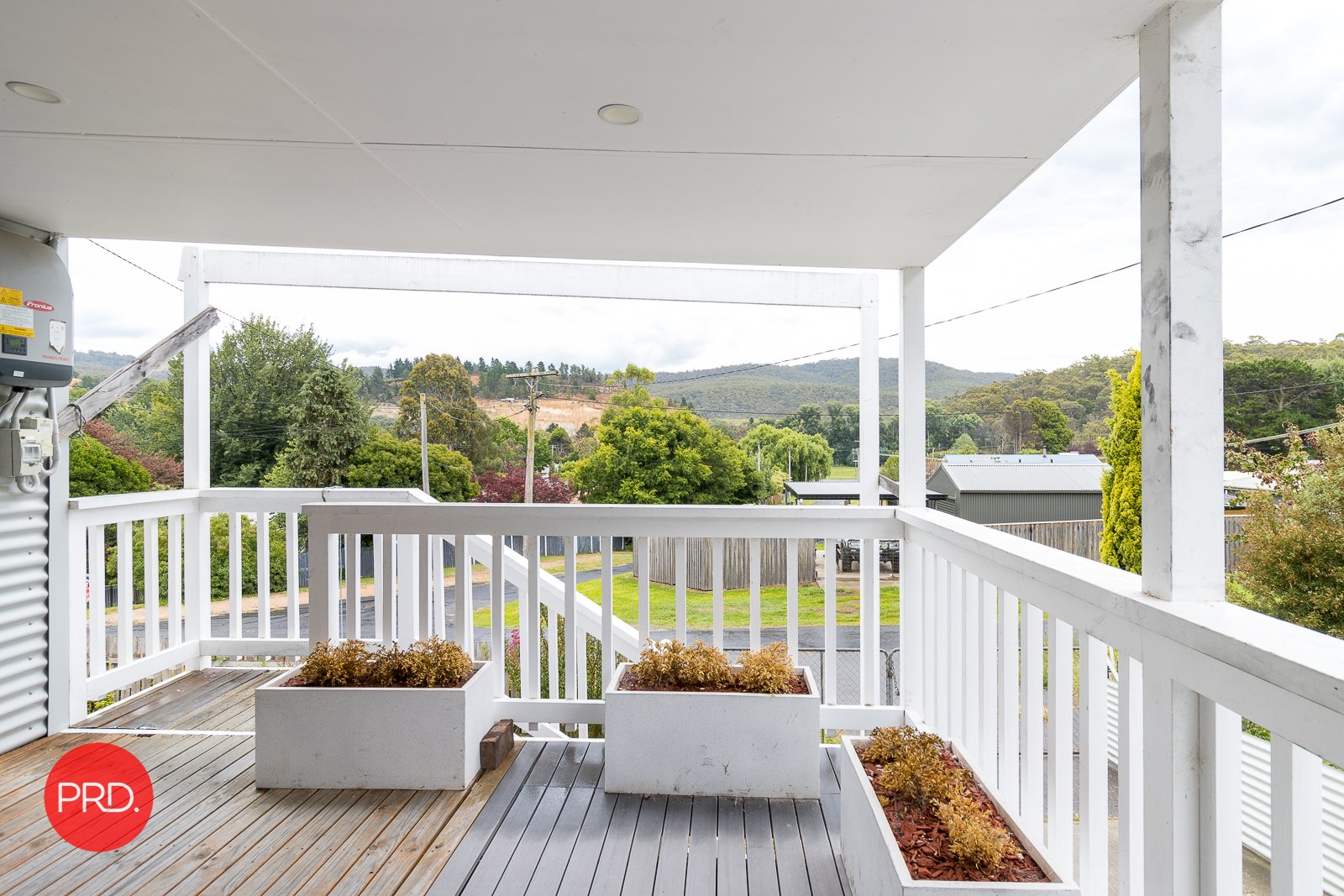 8 Willow Road CAPTAINS FLAT 1