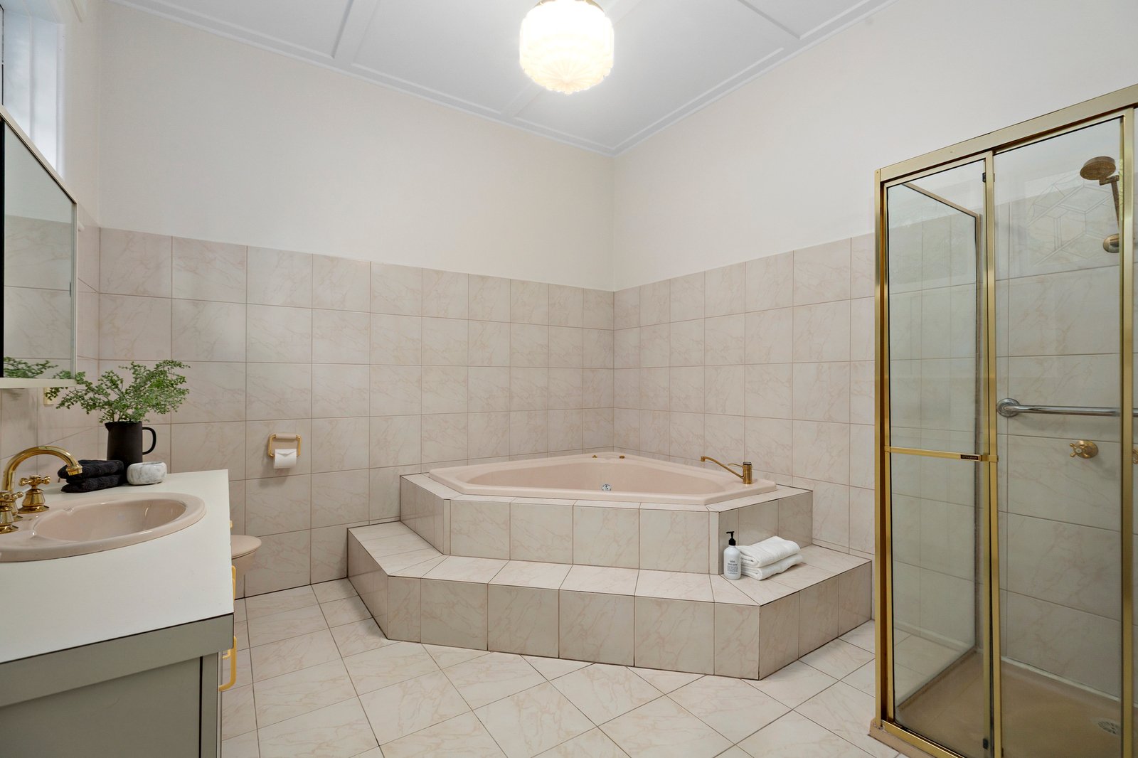 8 Wilton Vale Crescent, Malvern East, 3145