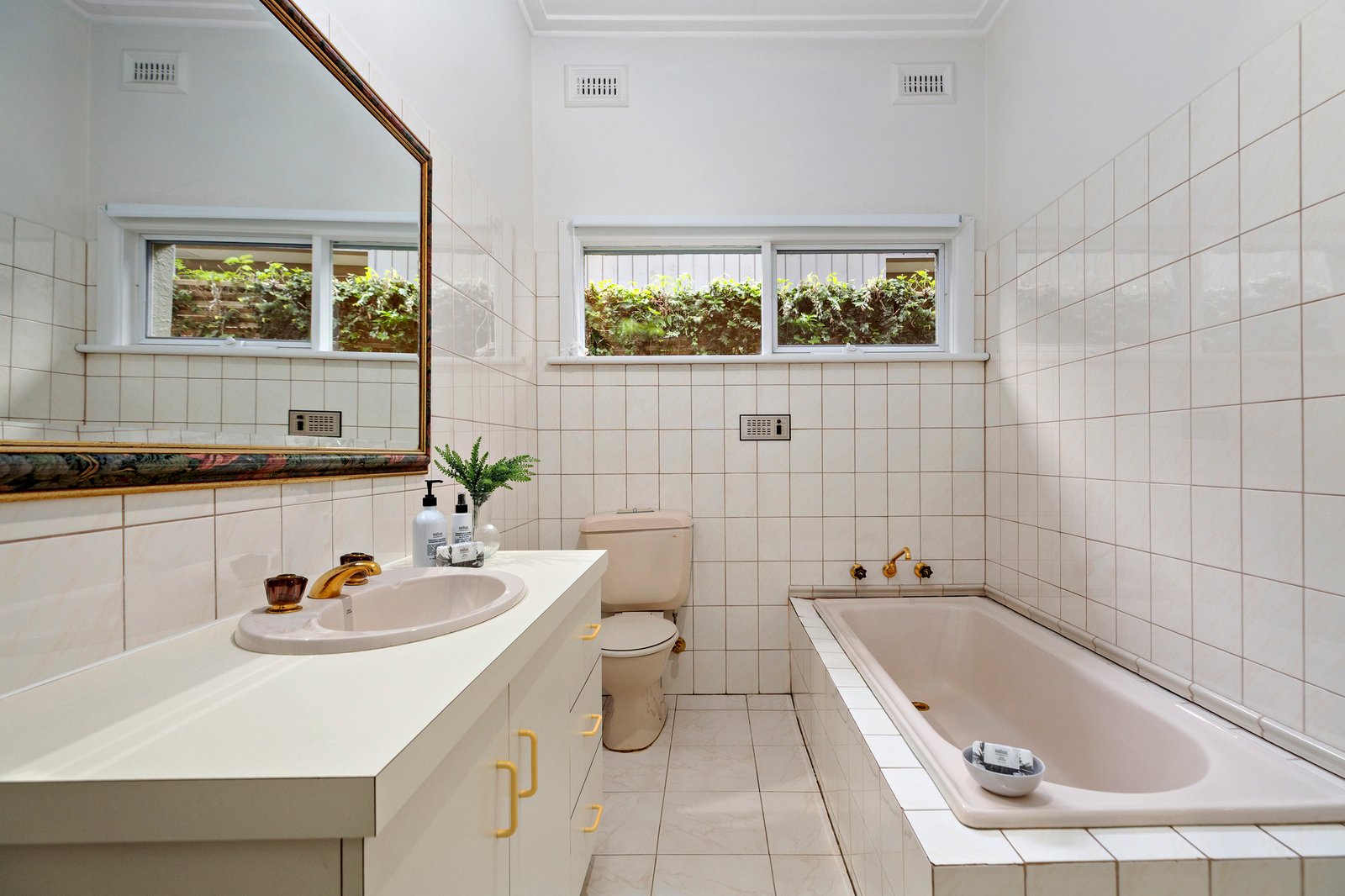 8 Wilton Vale Crescent, Malvern East, 3145