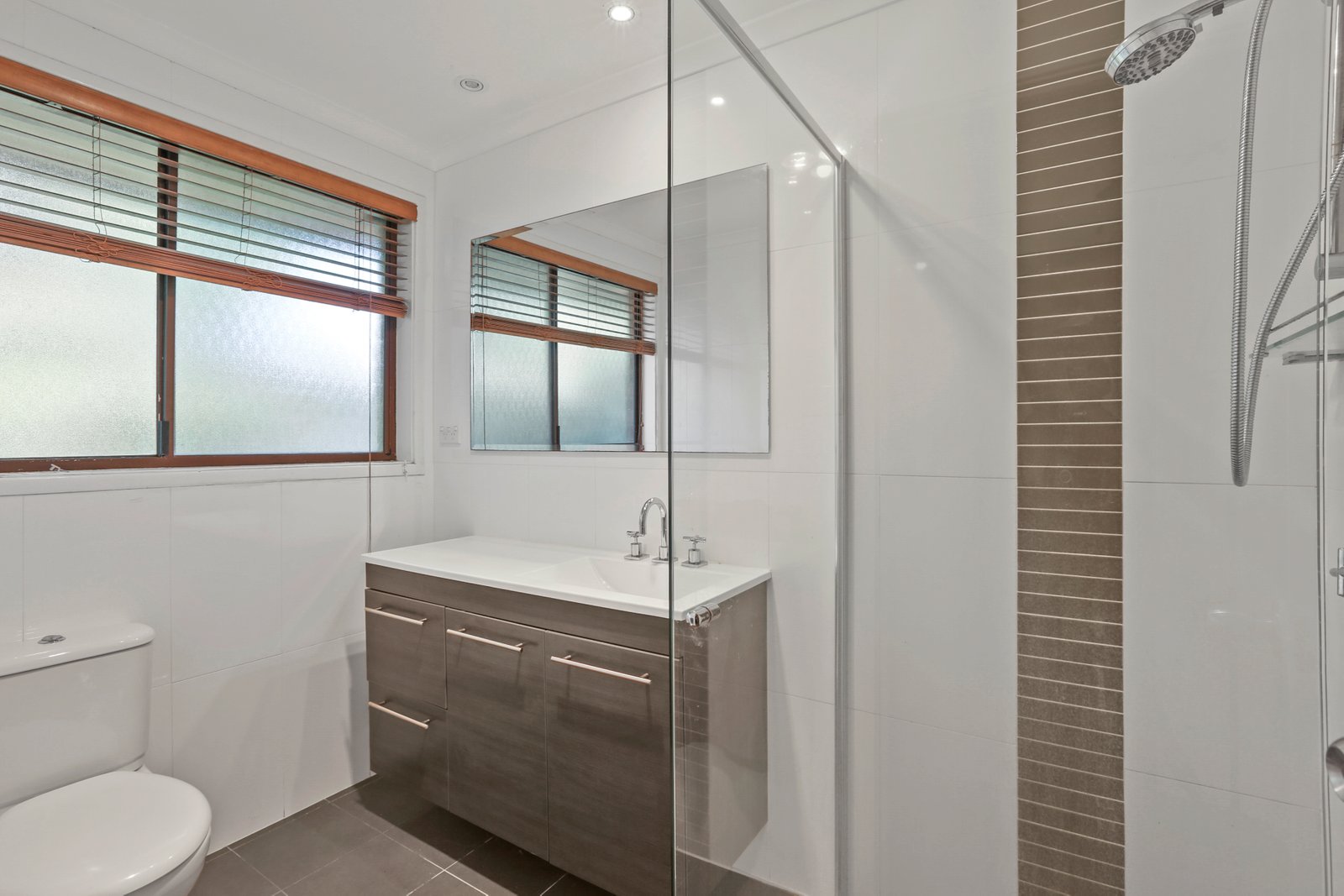 8 Windsor Crescent BROWNSVILLE 6